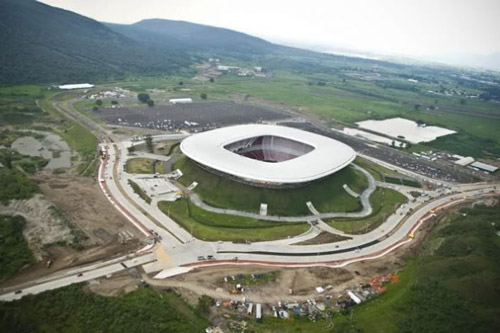Estadio de fútbol en construcción. Arquitectos internacionales en México