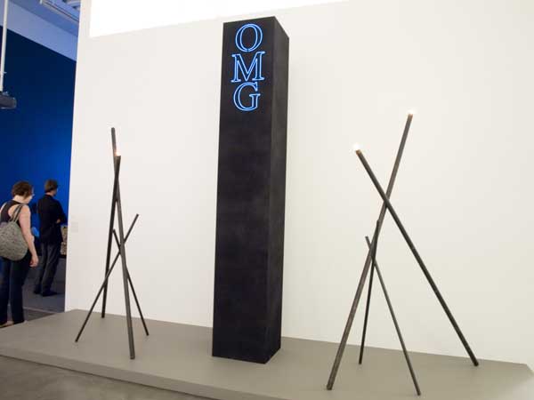 Obelisco. Arte postinternet.