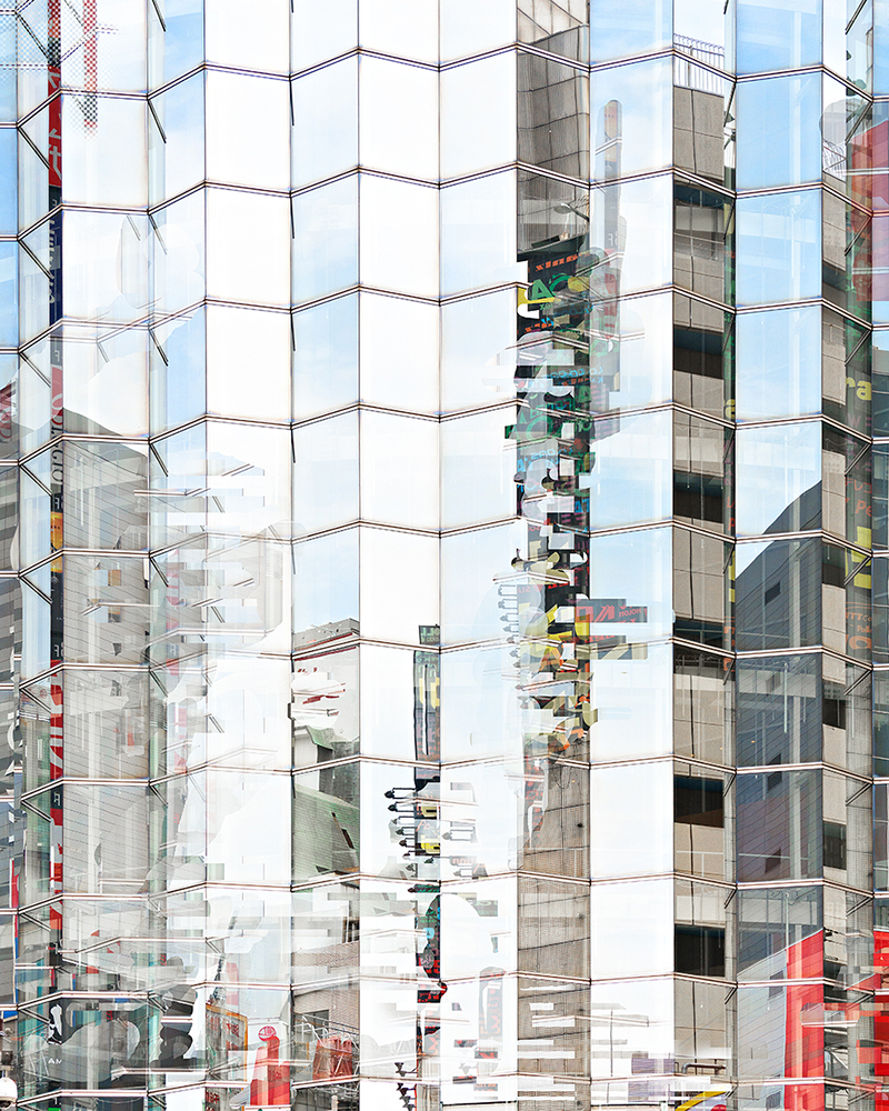Edificio de vidrio. Fotografía del siglo XXI