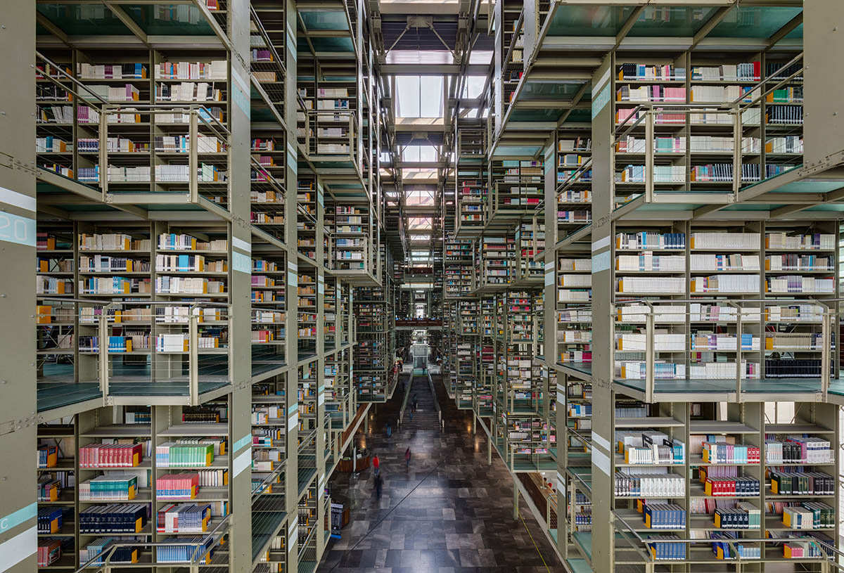 Interior de biblioteca. Lugares de Ciudad de México. 
