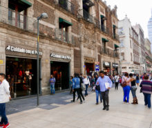 Calle Madero del Centro Histórico de la Ciudad de México. Nearshoring en México.