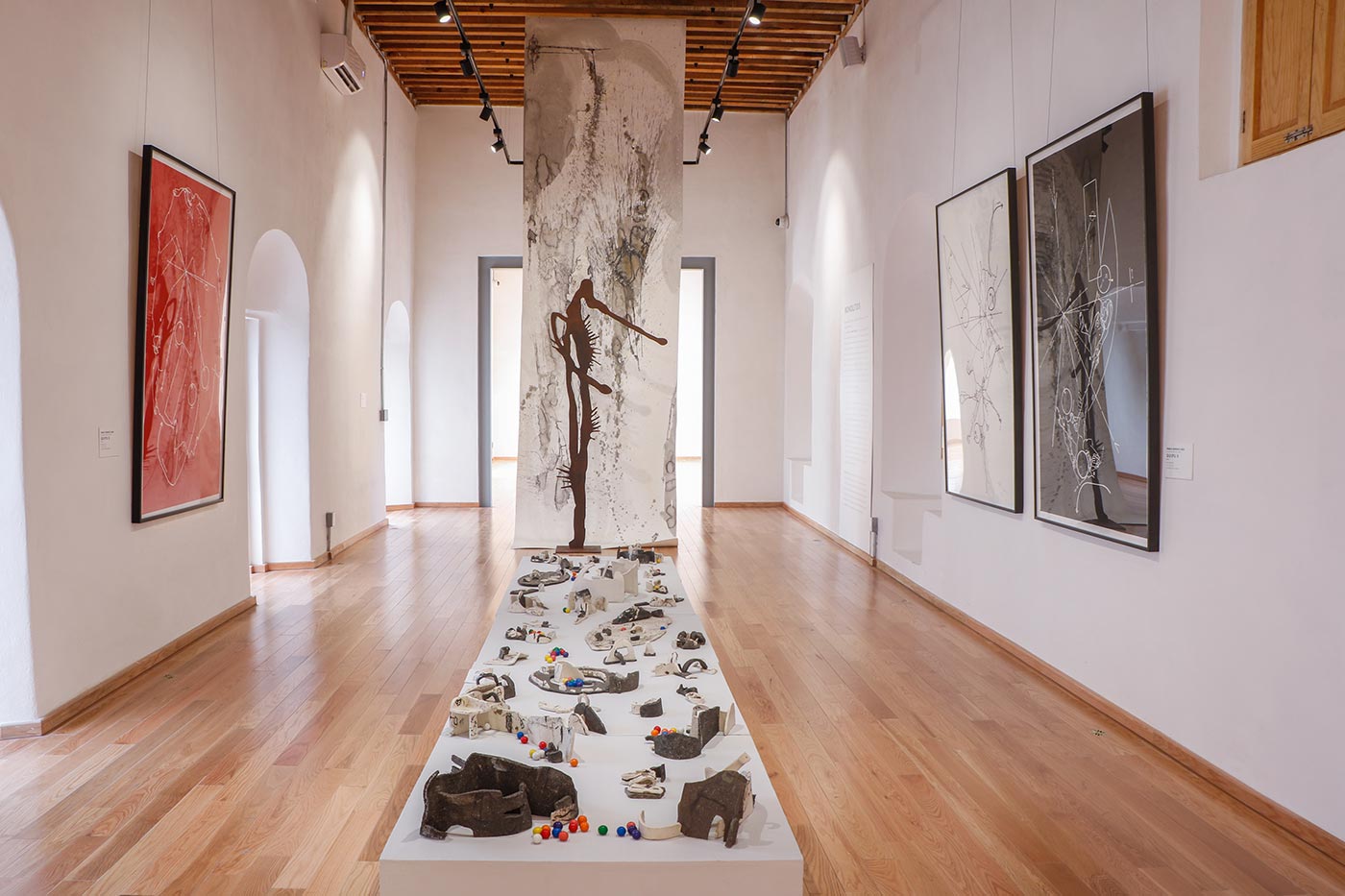 Escultura en la sala de un museo. nuevo Museo de Arte Contemporáneo de Querétaro.
