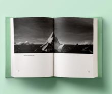 Libro de arte con con fotografía de una montaña. 10 libros para el mes de febrero.