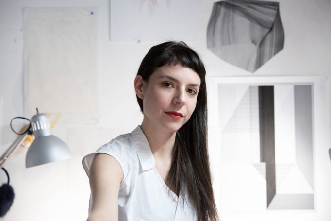Tania Zaldívar es diseñadora gráfica y artista visual. 