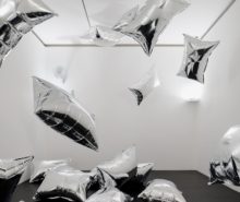 Museo Jumex exposiciones. Andy Warhol, globos plateados.